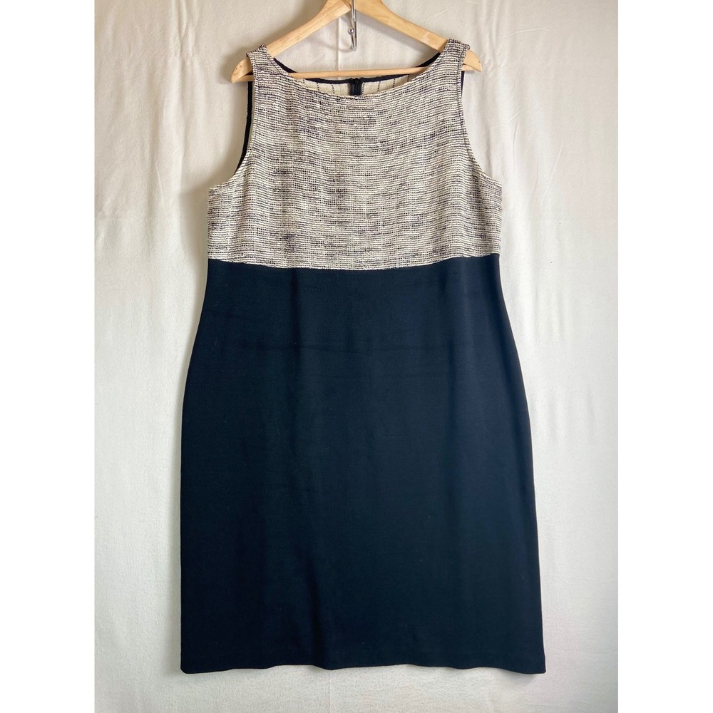 St. John Knits Black Beige Textured Wool Blend Sleeveless Sheath Dress Size 16